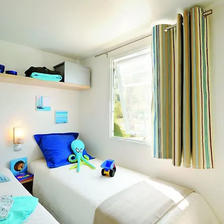 Camping Le Rey Louvie Juzon Room photo