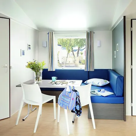 Camping Le Rey Louvie Juzon Room photo