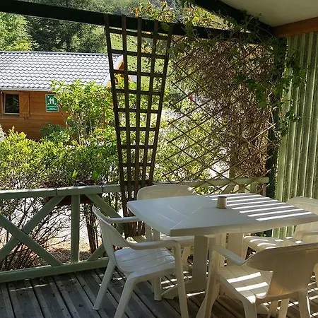 Camping Le Rey Louvie Juzon Exterior photo