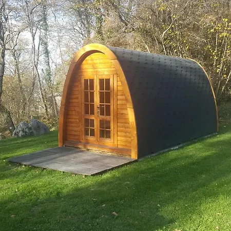 Camping Le Rey Louvie Juzon Exterior photo