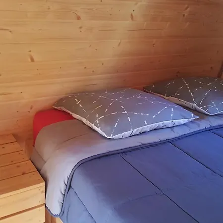 Camping Le Rey Louvie Juzon Exterior photo