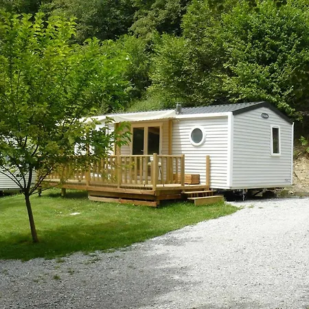 Camping Le Rey Louvie Juzon Exterior photo