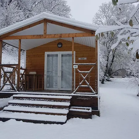 Camping Le Rey Louvie Juzon Exterior photo