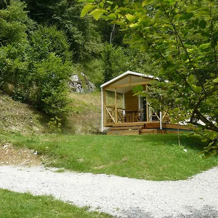 Camping Le Rey Louvie Juzon Exterior photo
